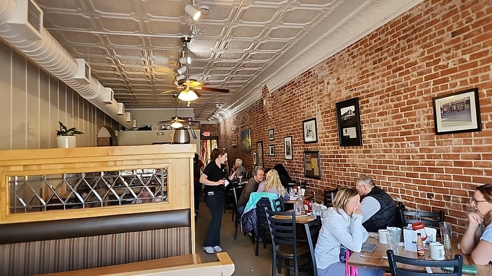 B & B Cafe